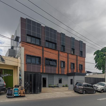 Reddoorz Near Puri Indah Mall Jakarta Ngoại thất bức ảnh