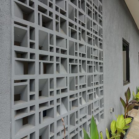 Reddoorz Near Puri Indah Mall Jakarta Ngoại thất bức ảnh