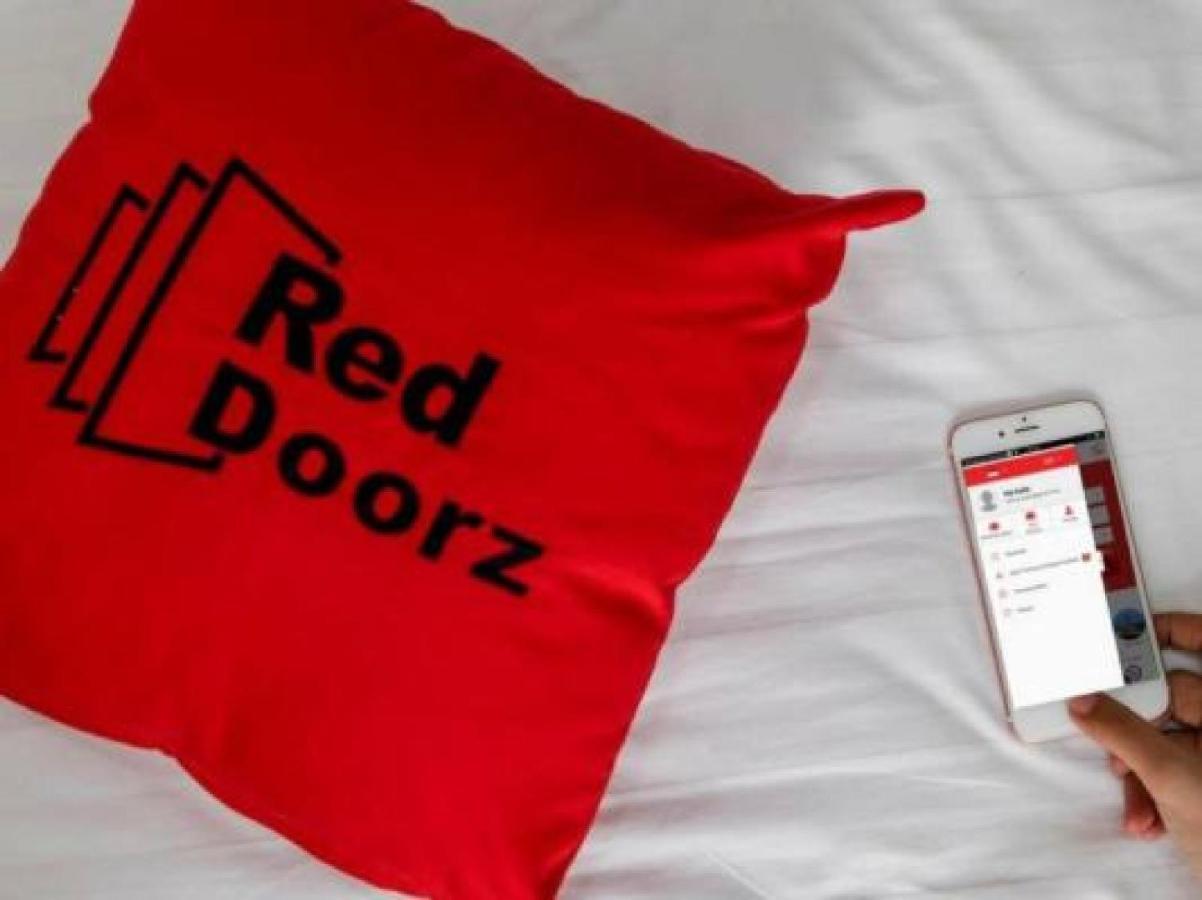 Reddoorz Near Puri Indah Mall Jakarta Ngoại thất bức ảnh